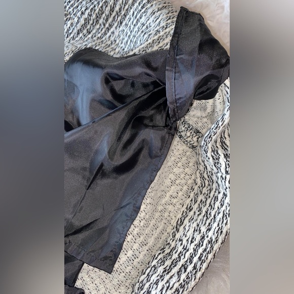 LOFT Black and White Skirt - Picture 6 of 6